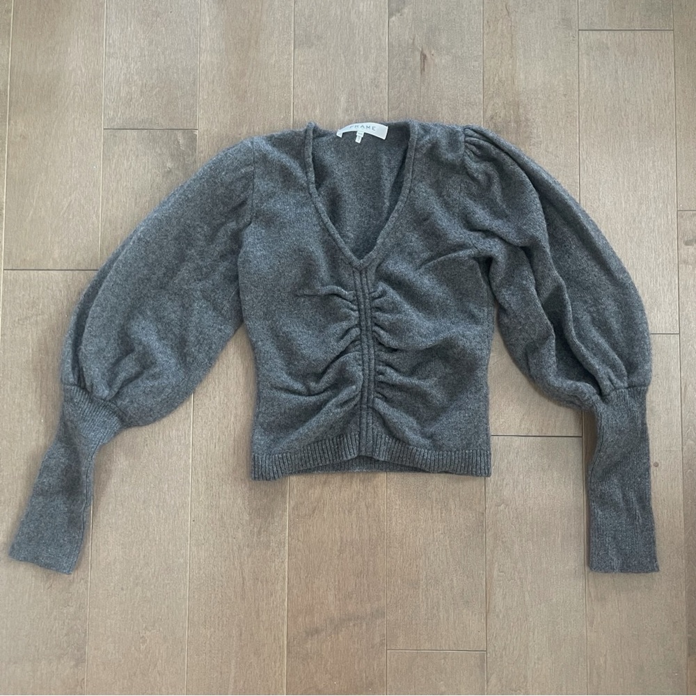 🩶FRAME (wore once) 100% cashmere sweater
LIKE BRAND NEW
